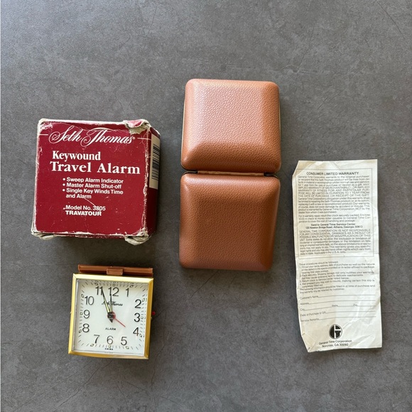 Vintage Seth Thomas Travel Alarm Clock Wind Up Brown Clam Case Glows in a Dark - Picture 4 of 13